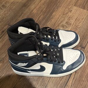 Nike Air Men's Navy and White Sneakers
